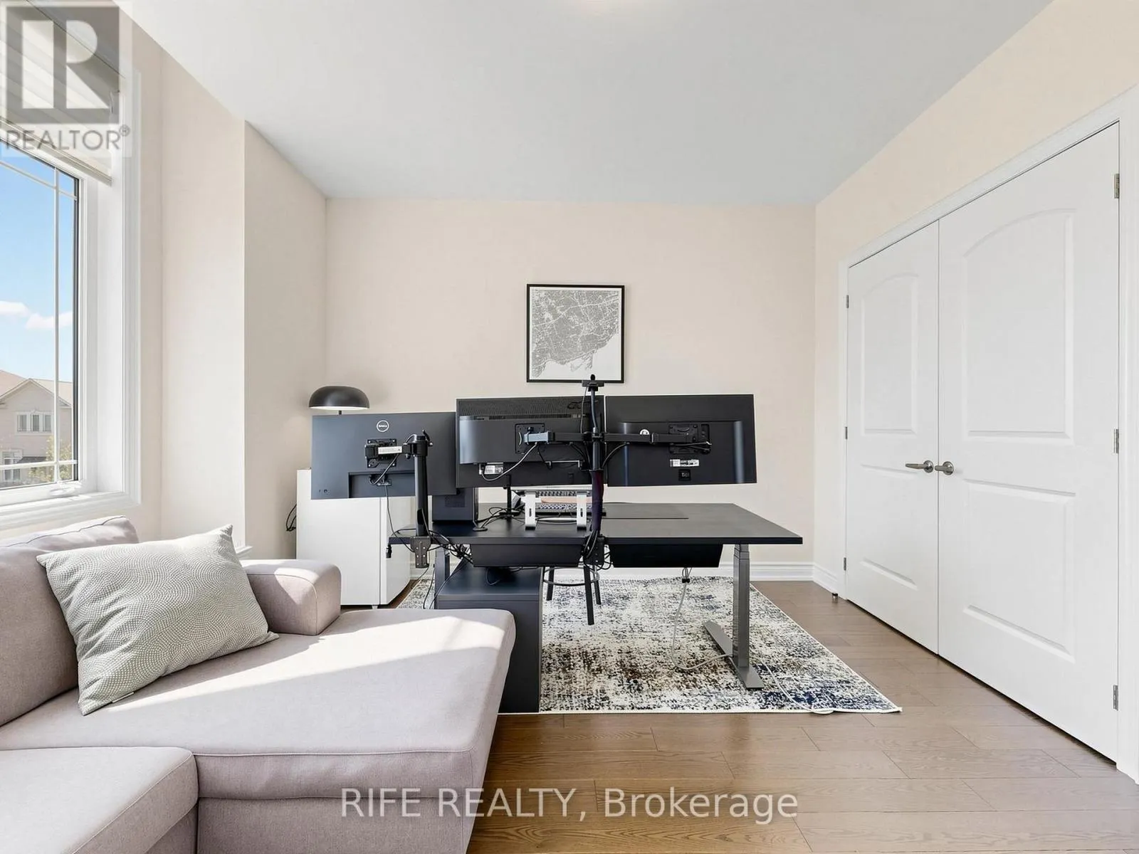 18 ROSSINI DRIVE