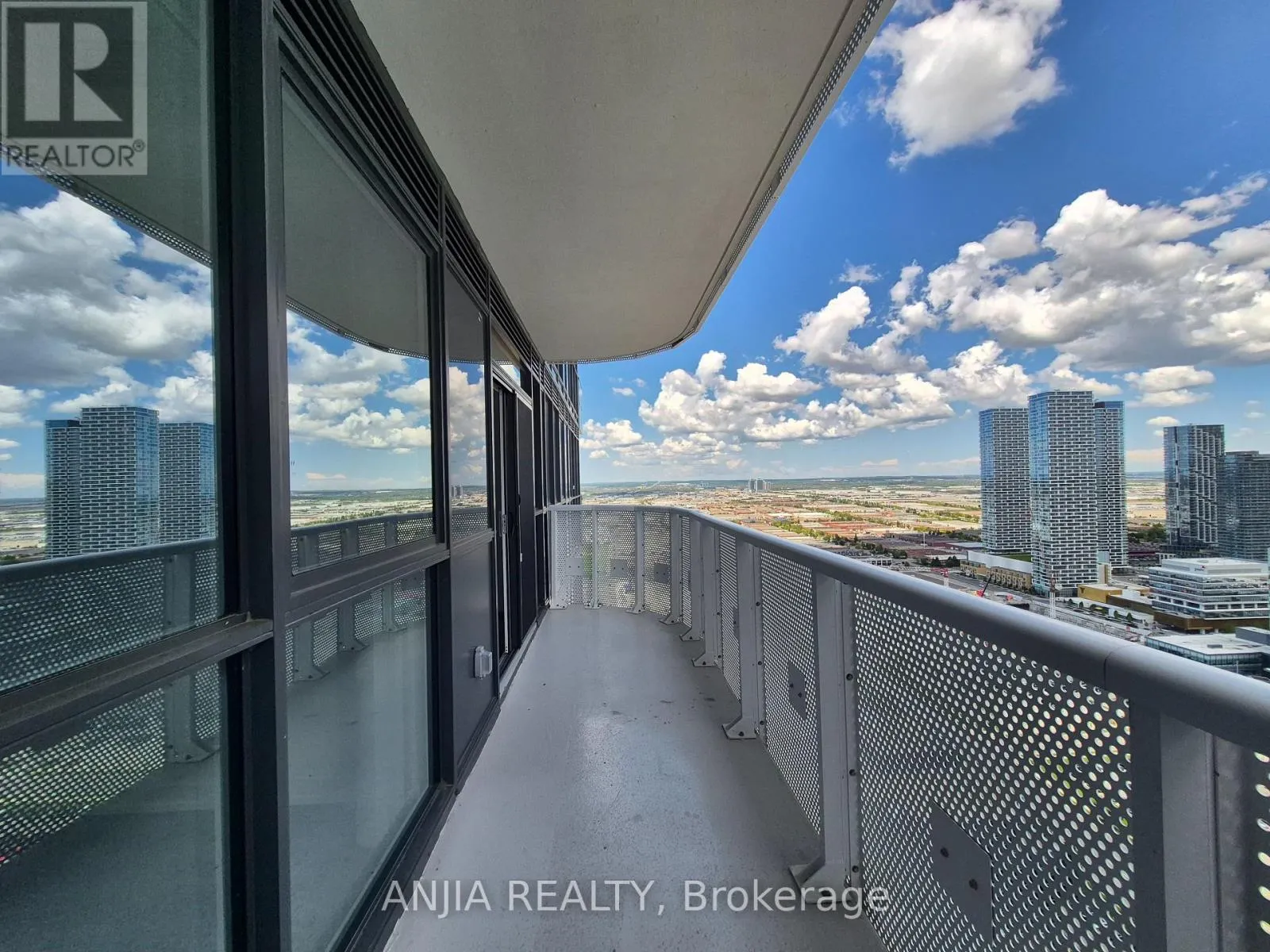 4015 - 225 COMMERCE STREET