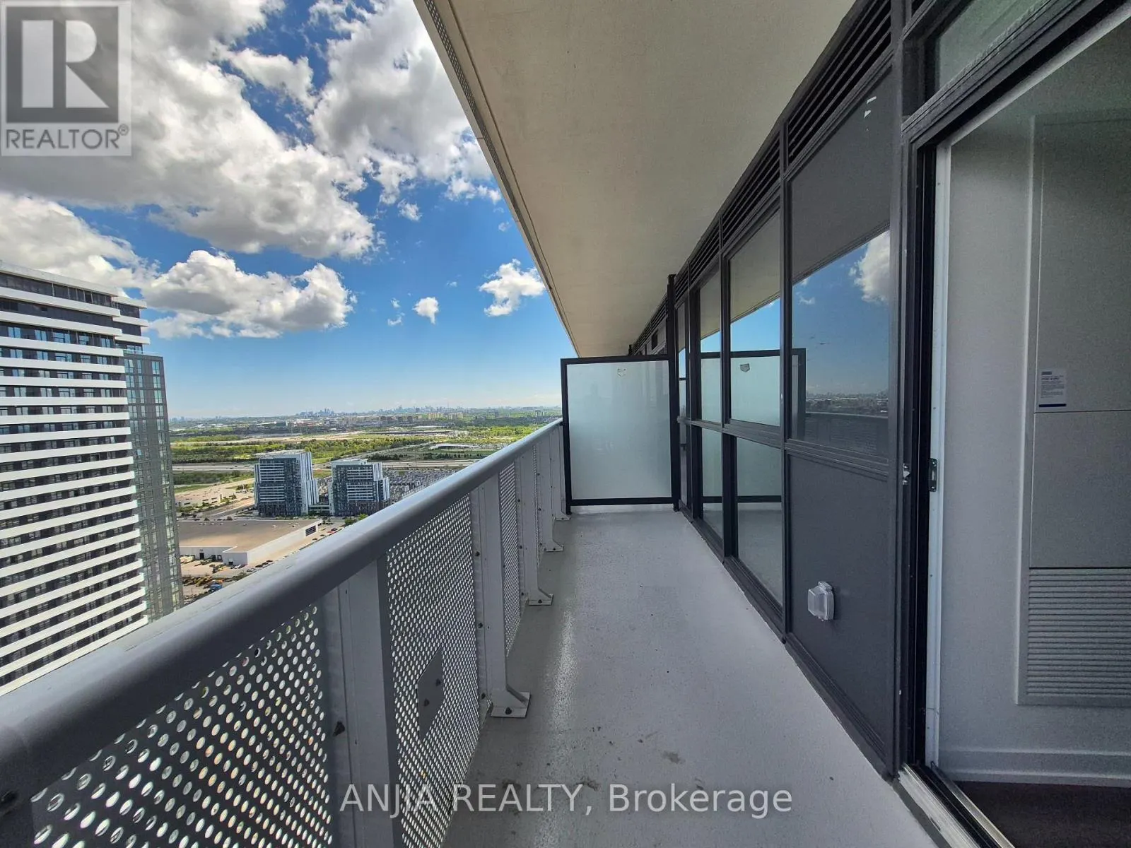 4015 - 225 COMMERCE STREET