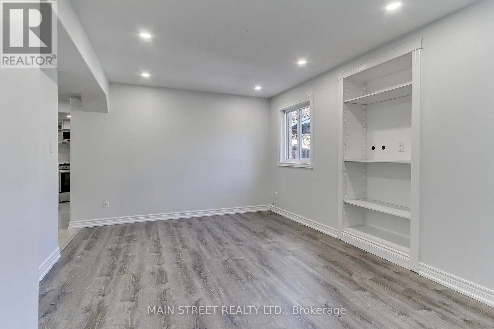 83 LAURENDALE AVENUE
