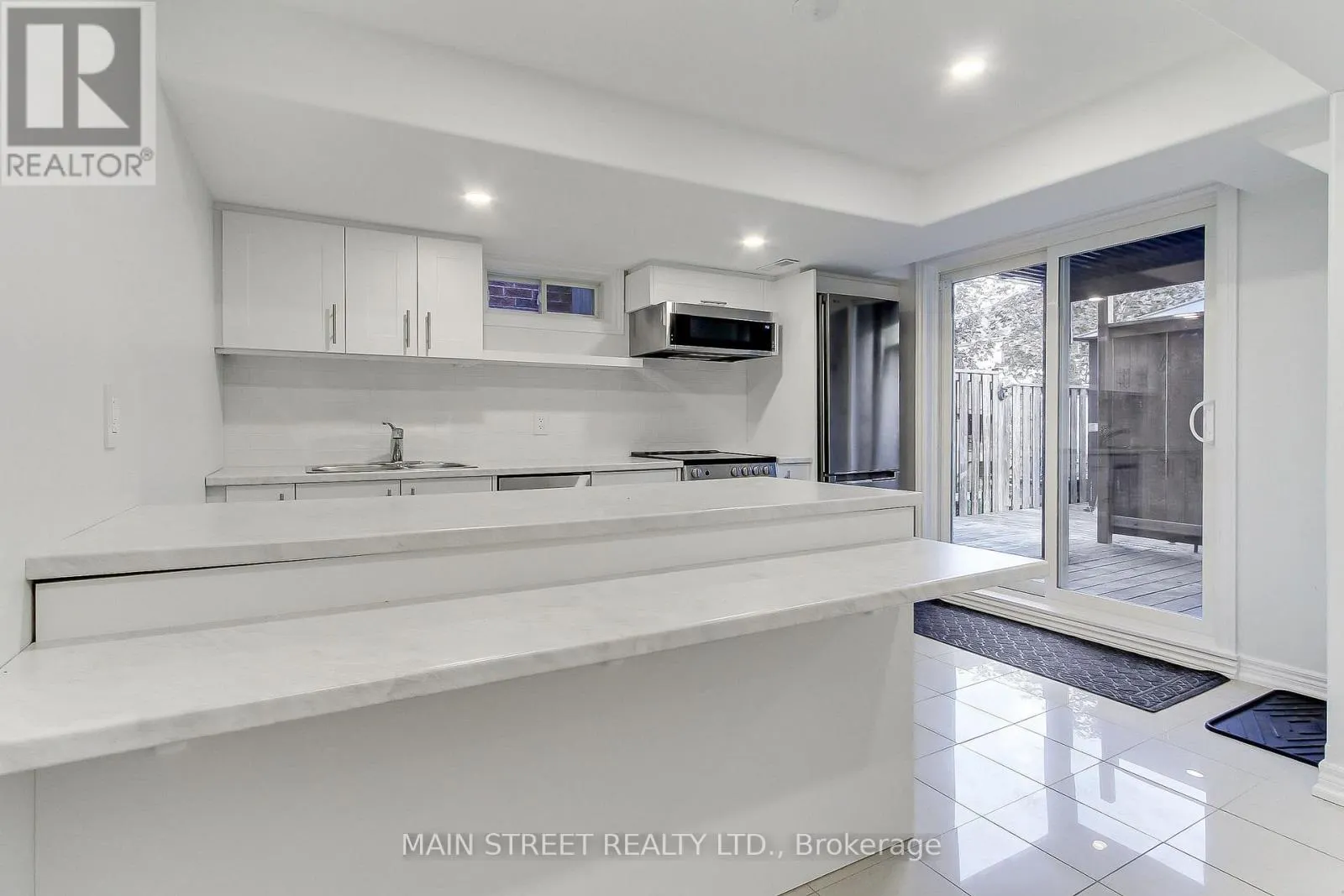 83 LAURENDALE AVENUE