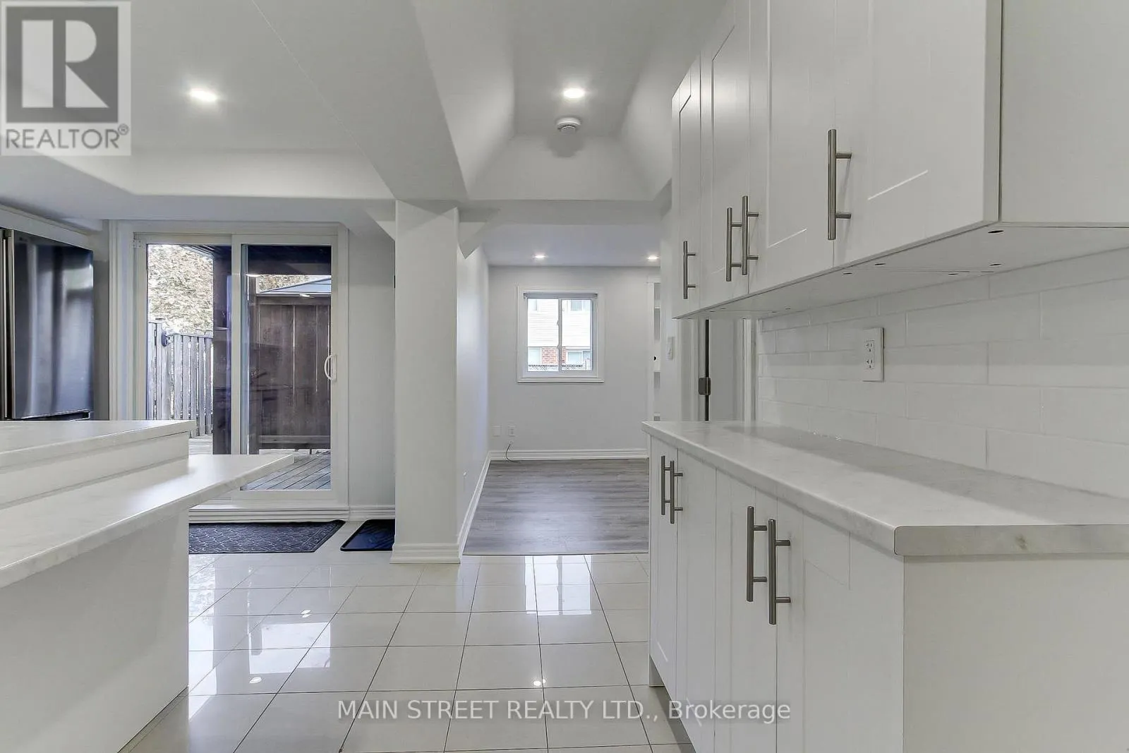 83 LAURENDALE AVENUE