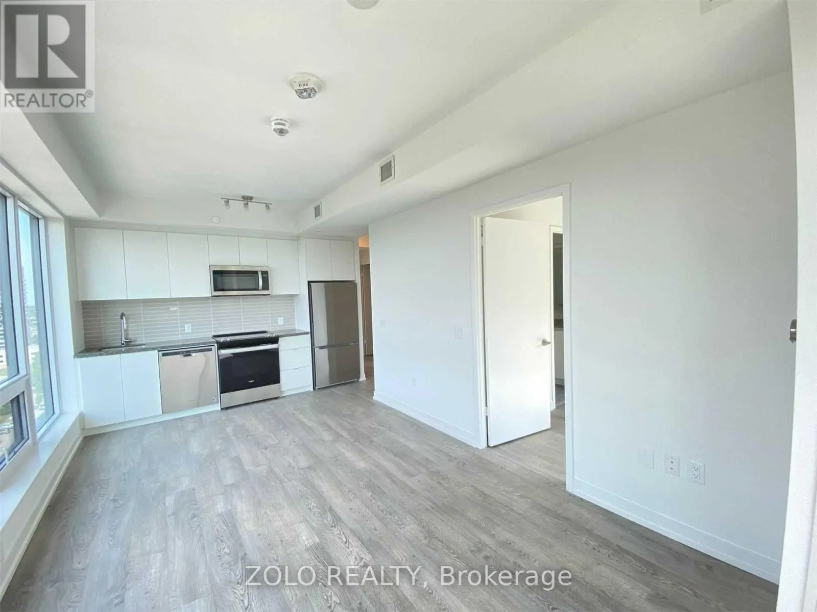 1602E - 8868 YONGE STREET