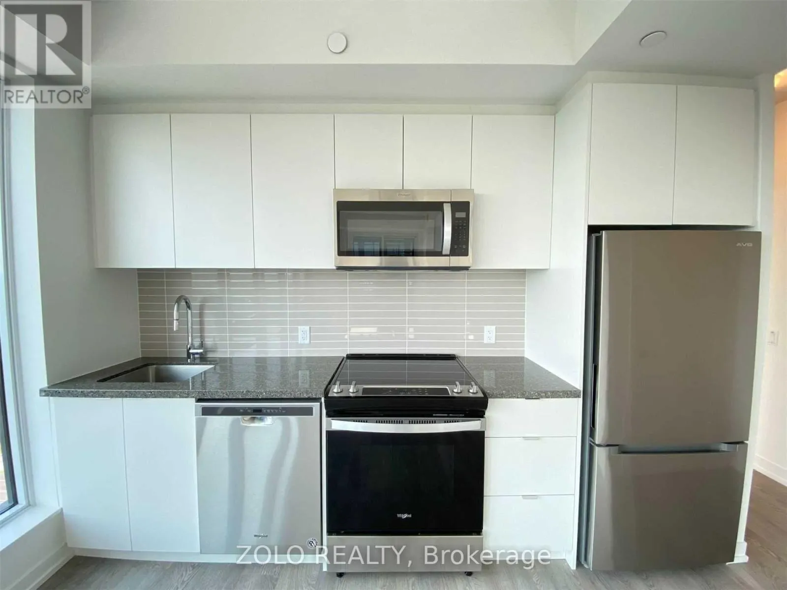 1602E - 8868 YONGE STREET
