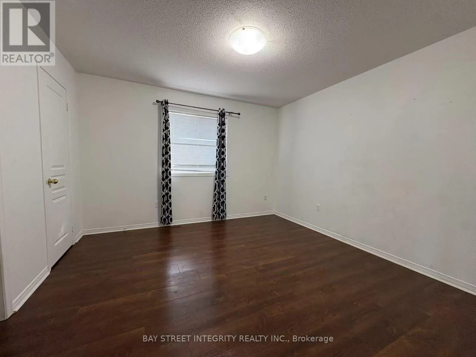38 DELATTAYE AVENUE