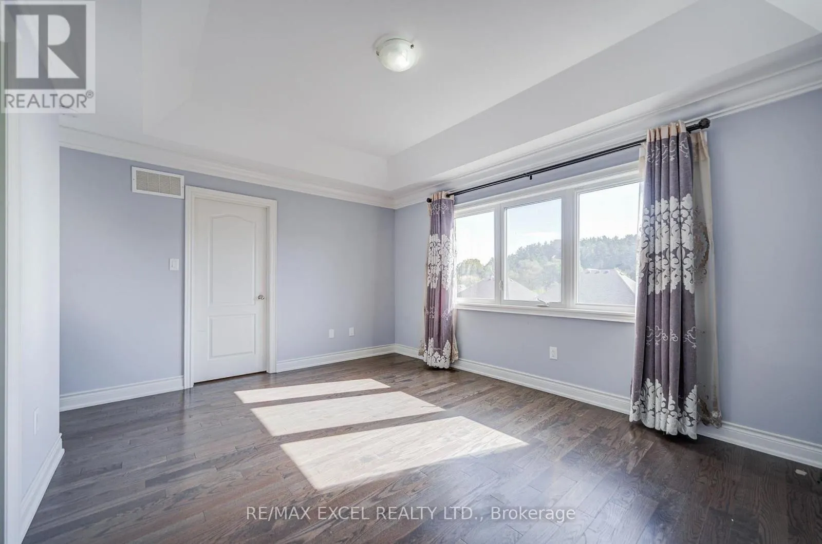 132 MEADOW VISTA CRESCENT