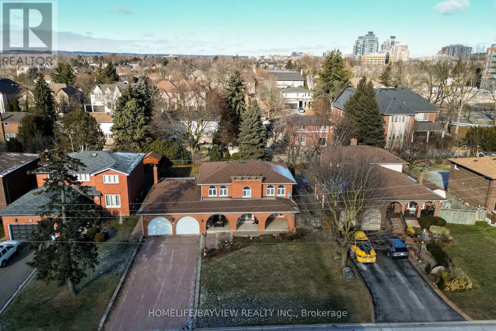 16 ROOSEVELT DRIVE