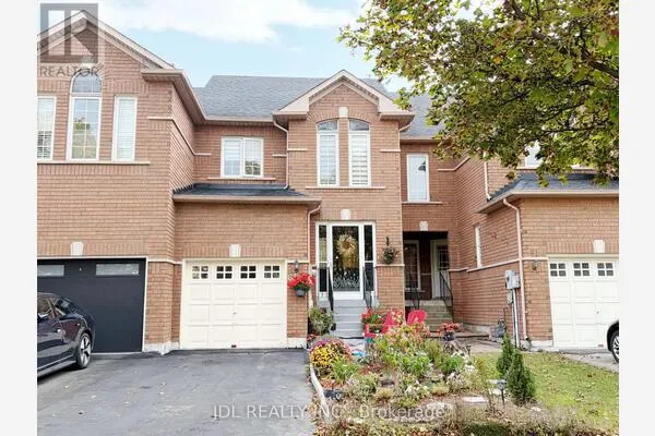 63 PENINSULA CRESCENT
