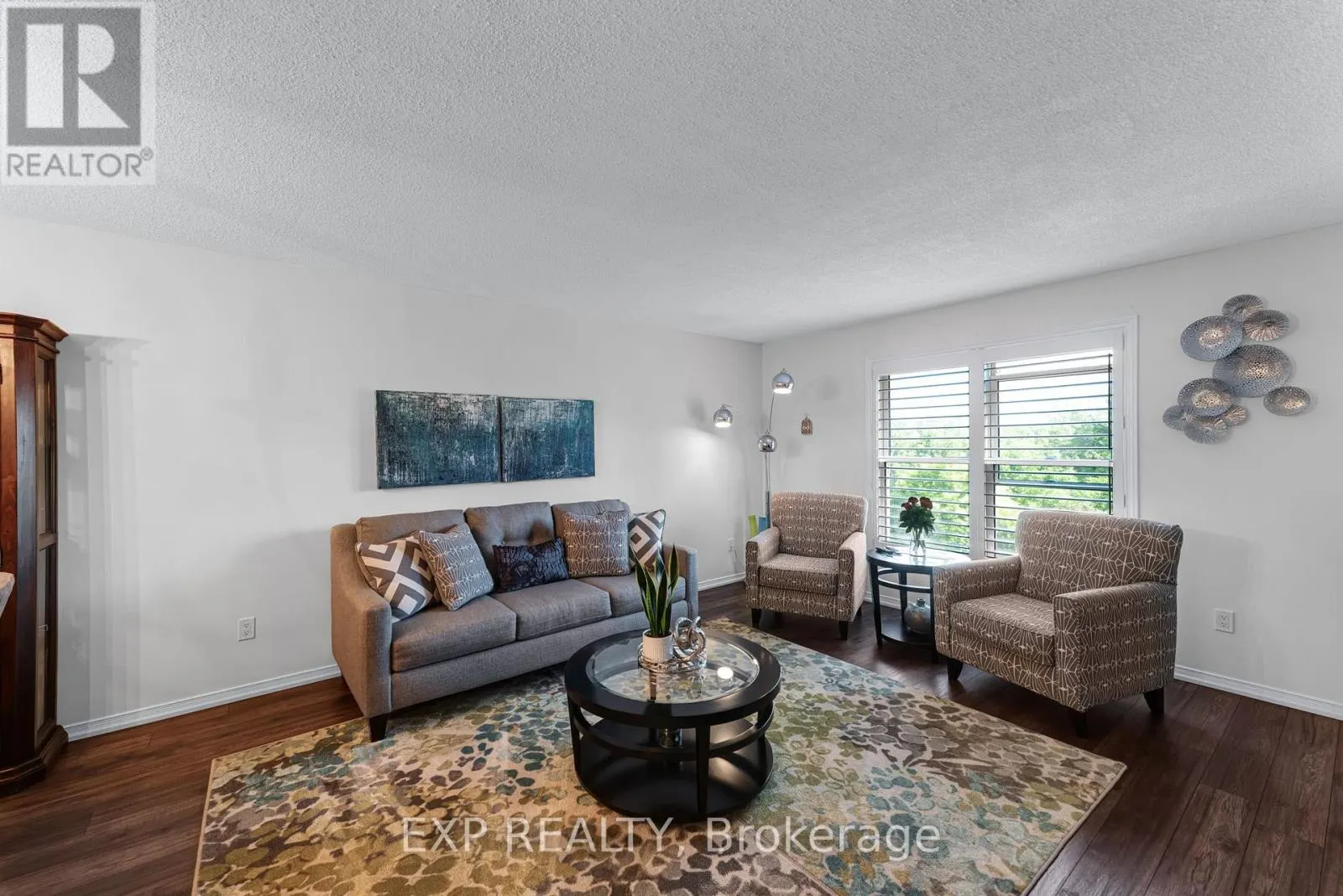 28 - 115 MAIN STREET S