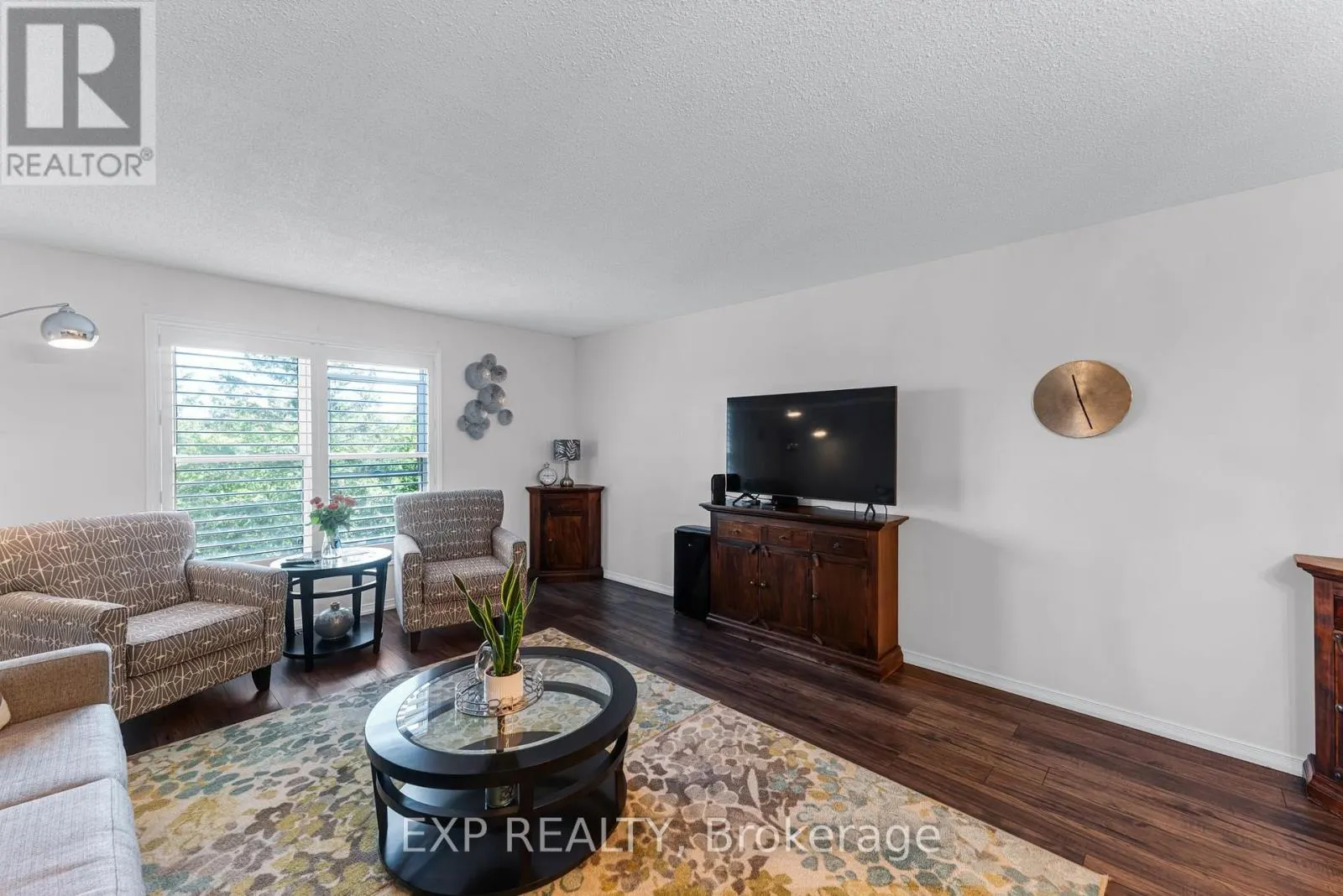 28 - 115 MAIN STREET S