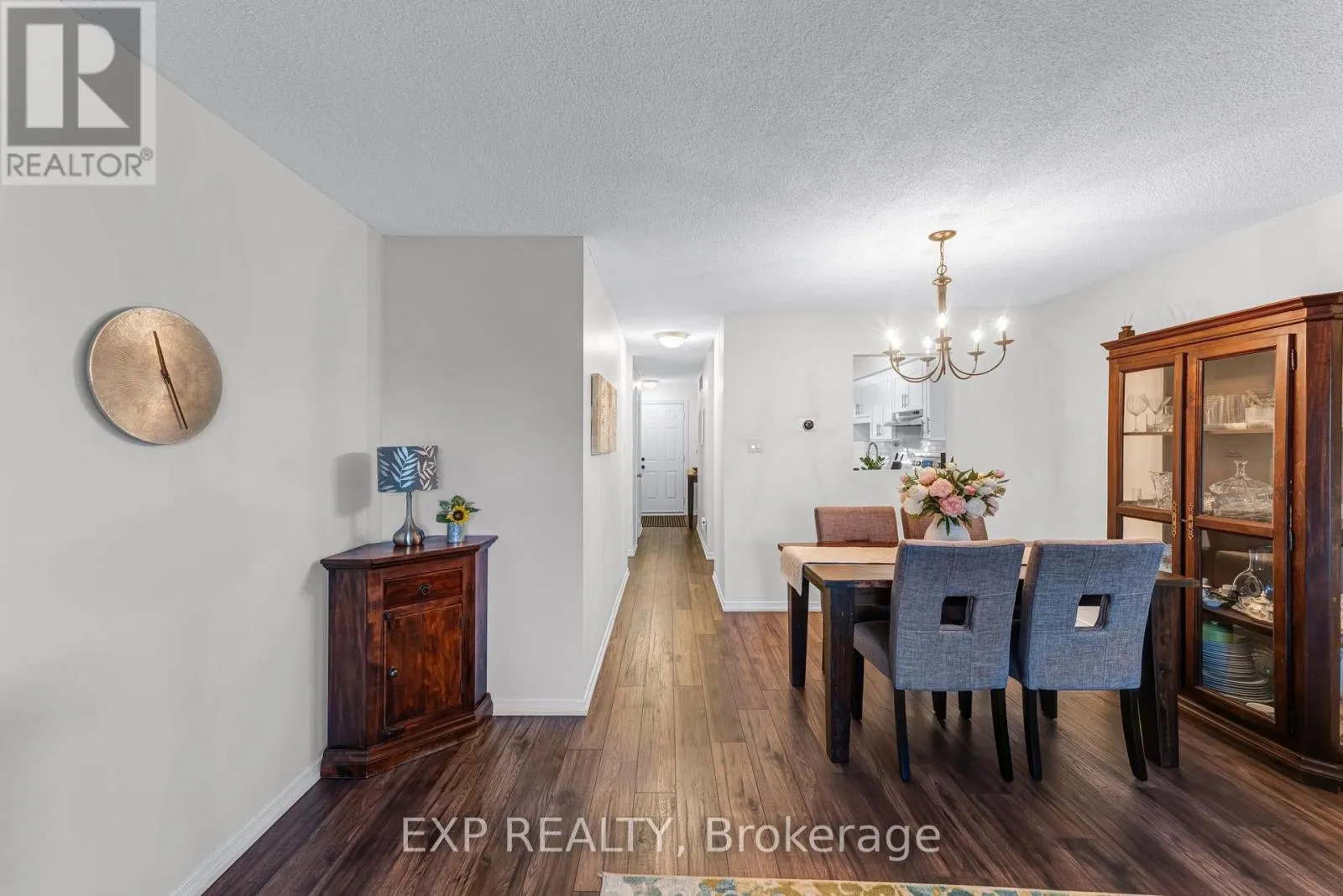 28 - 115 MAIN STREET S