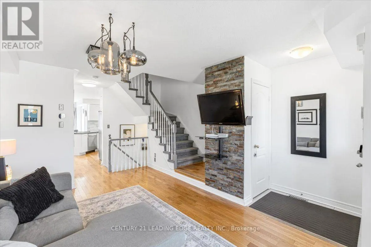 347 WOODFERN WAY