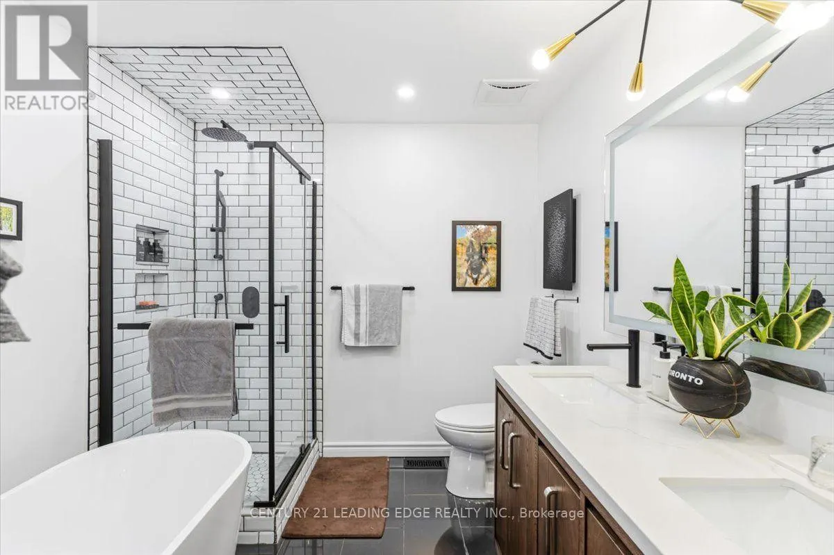 347 WOODFERN WAY