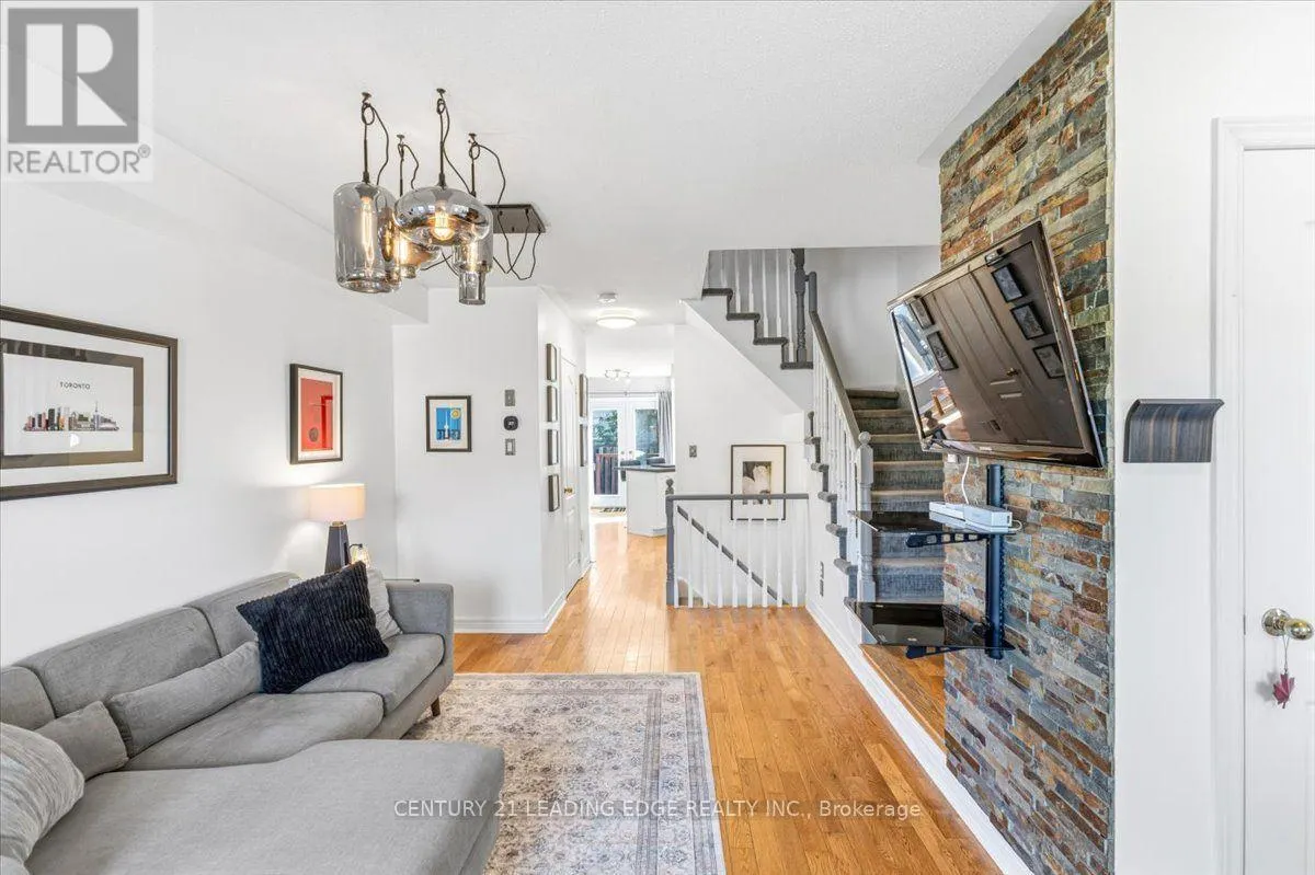 347 WOODFERN WAY
