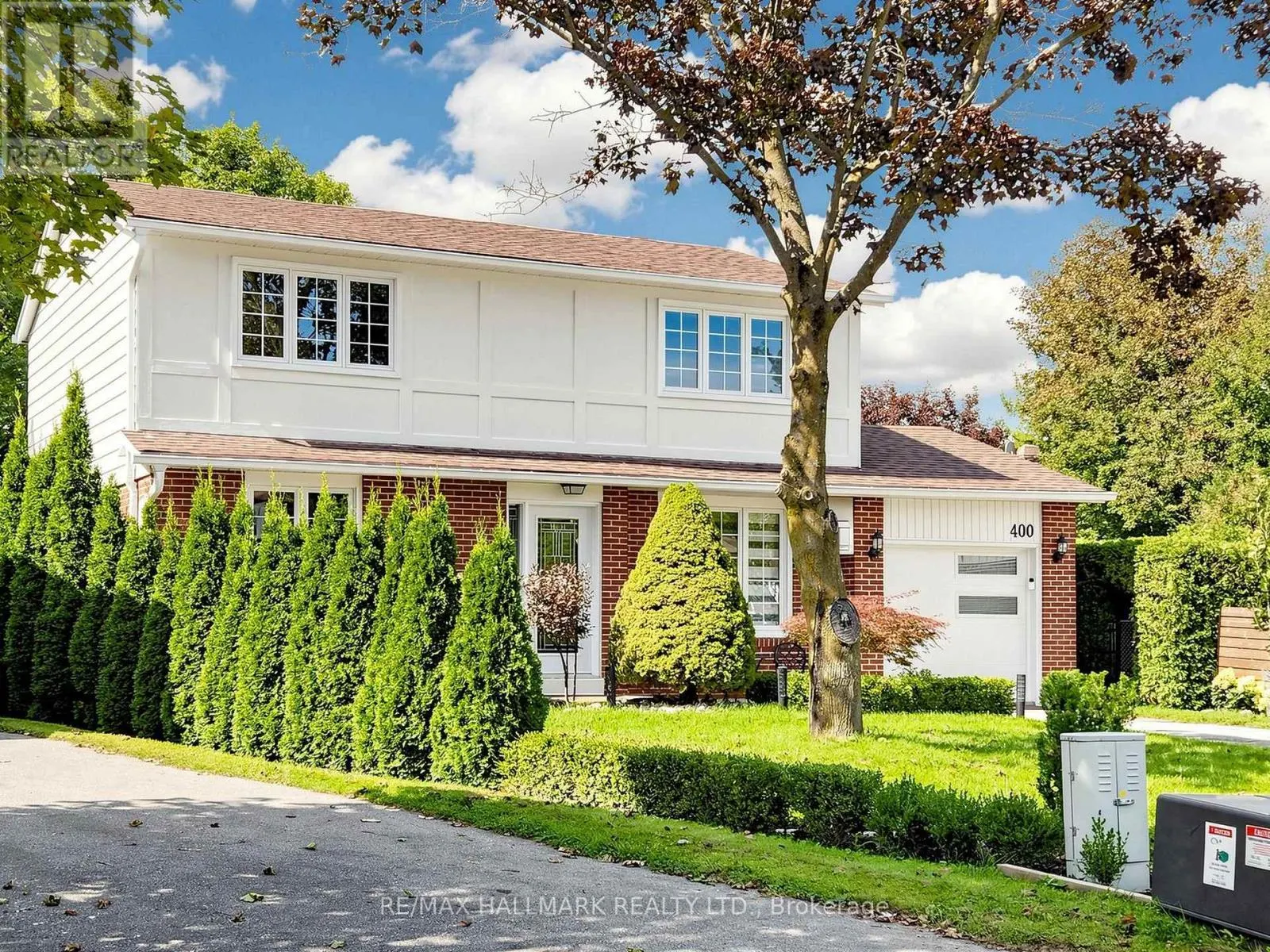 400 HANDLEY CRESCENT