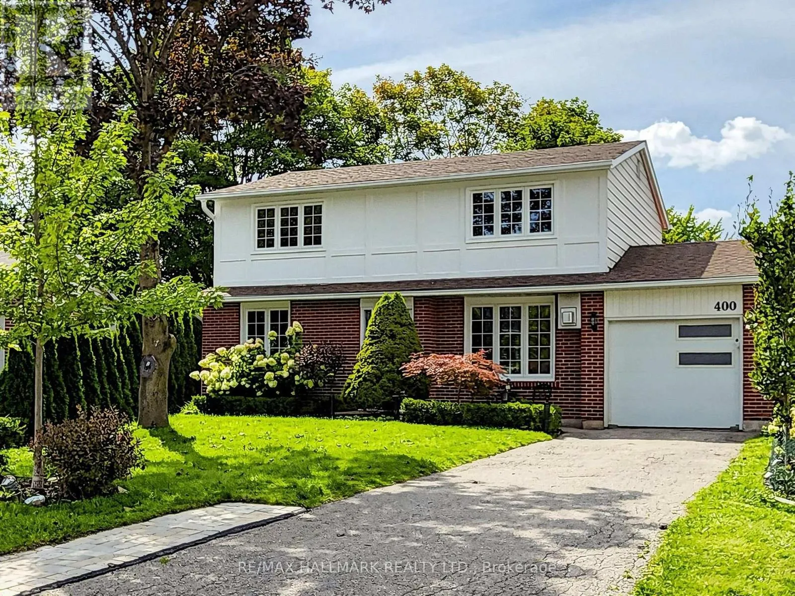 400 HANDLEY CRESCENT
