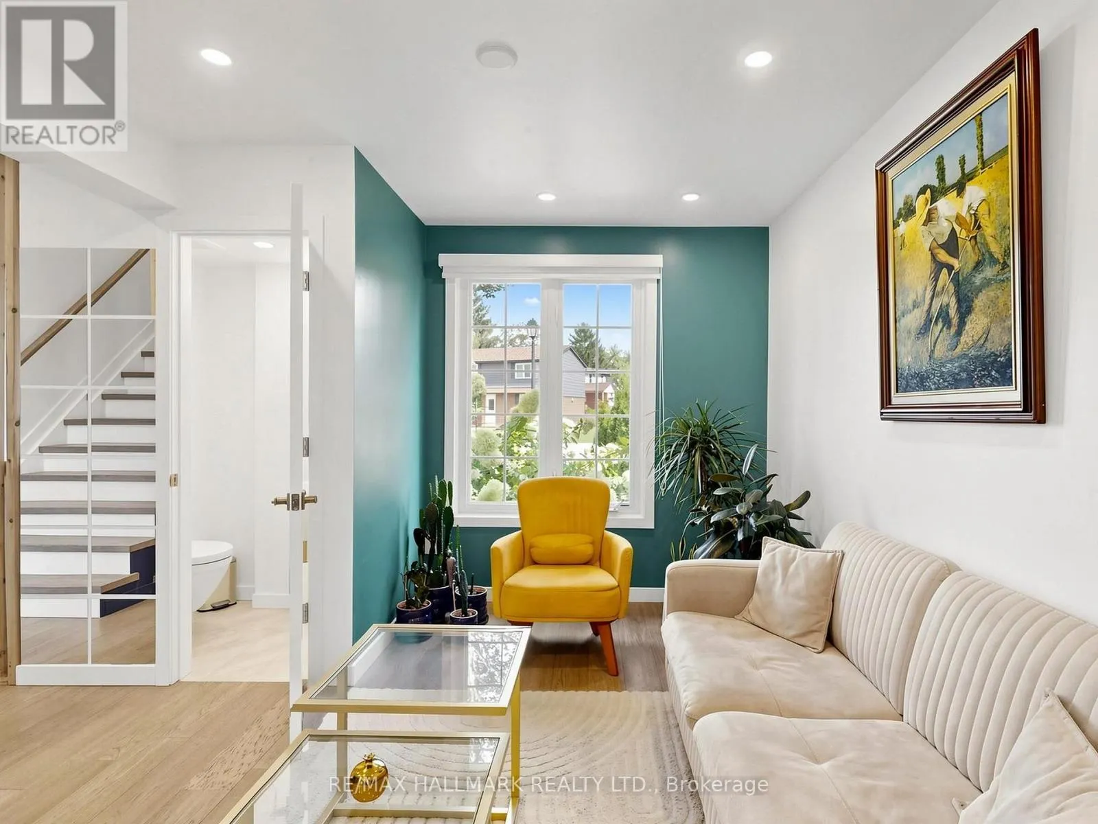 400 HANDLEY CRESCENT