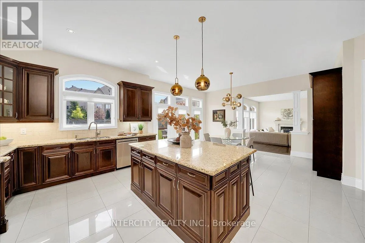 233 CARISBROOKE CIRCLE