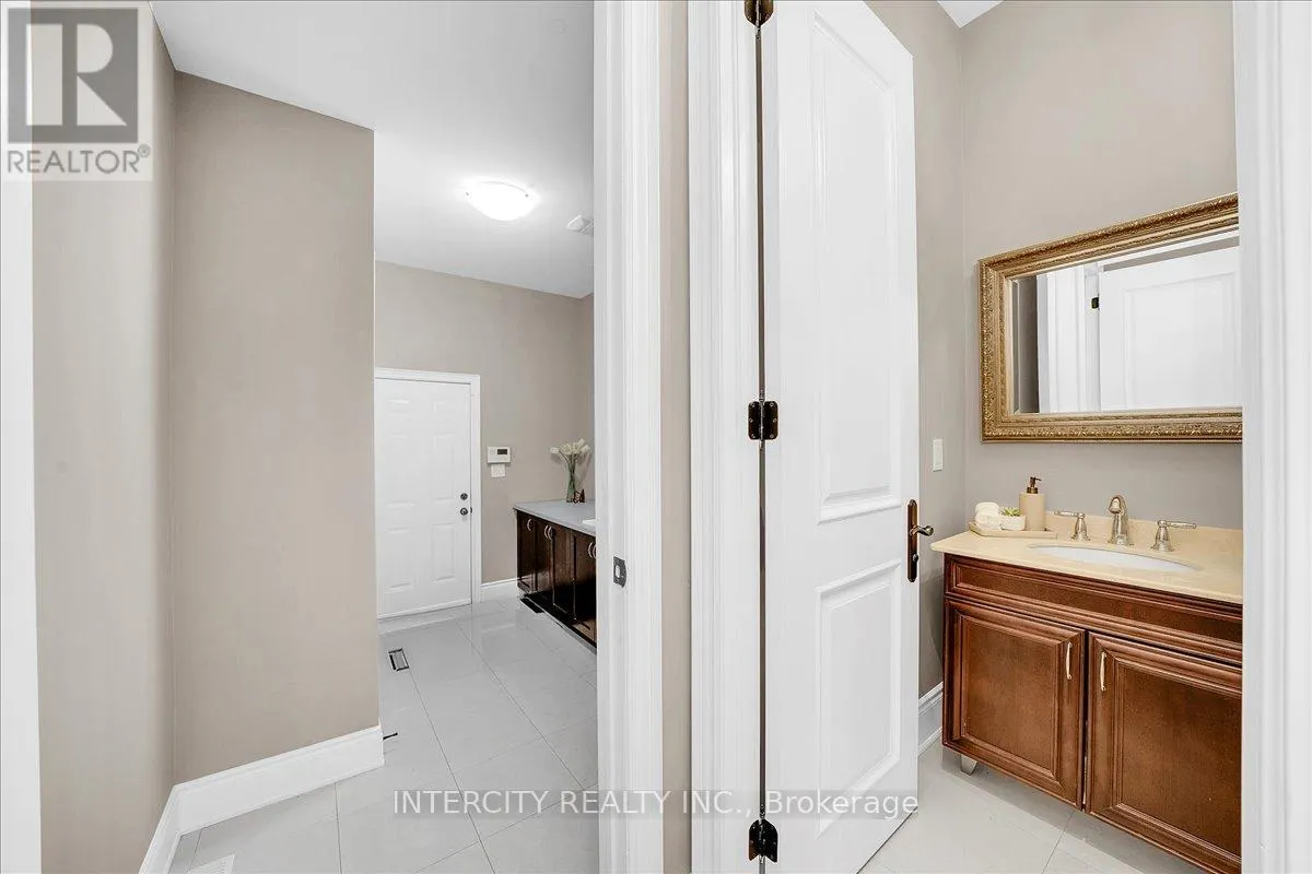 233 CARISBROOKE CIRCLE