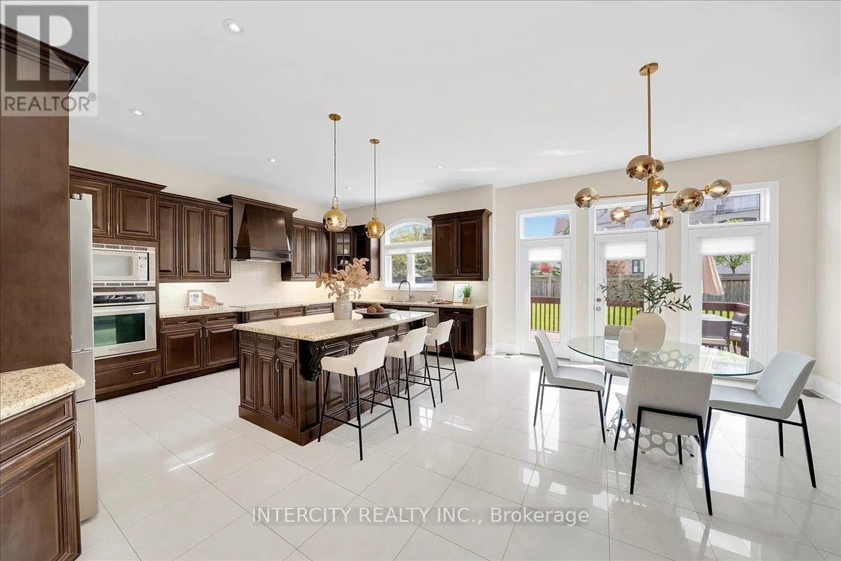 233 CARISBROOKE CIRCLE