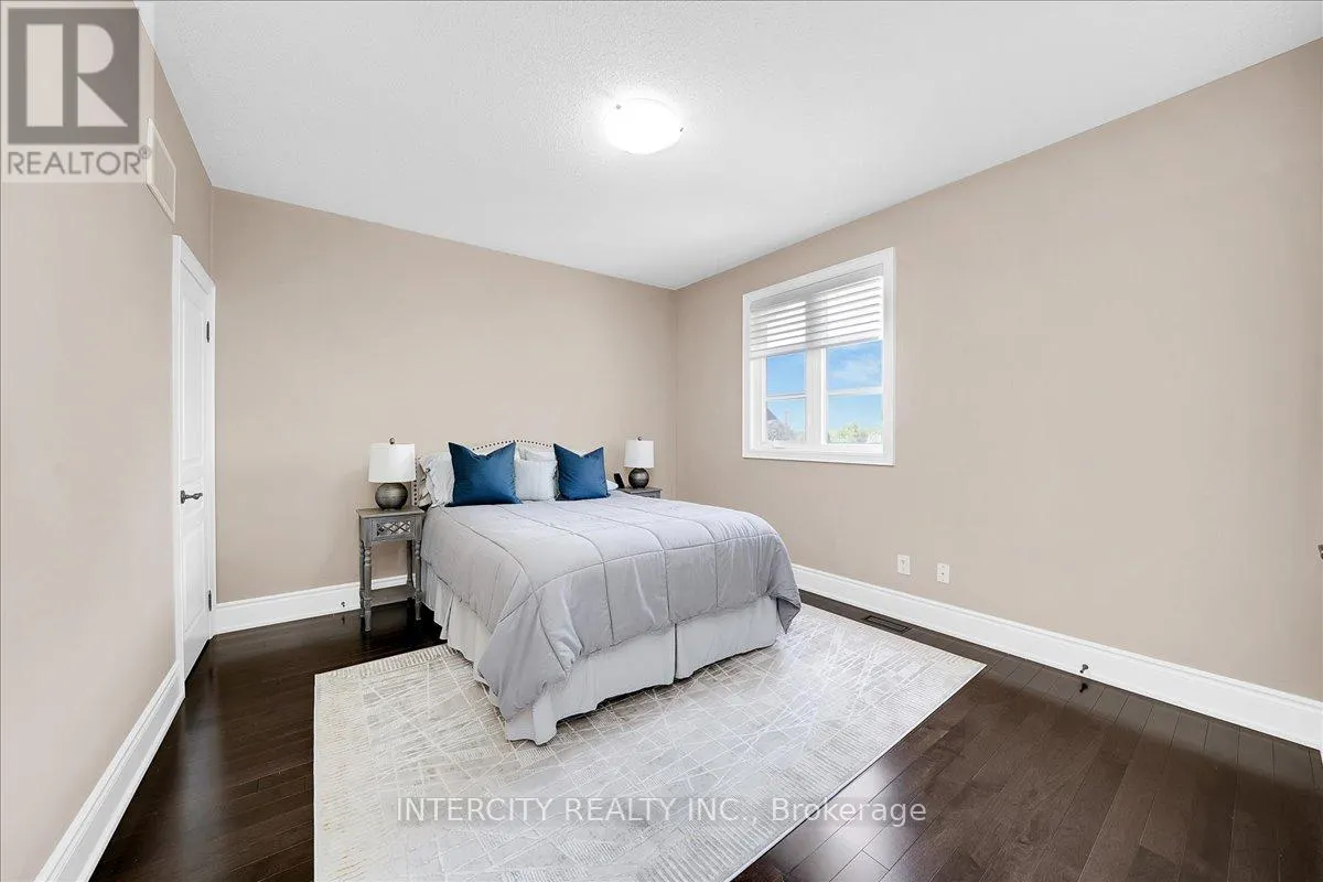 233 CARISBROOKE CIRCLE