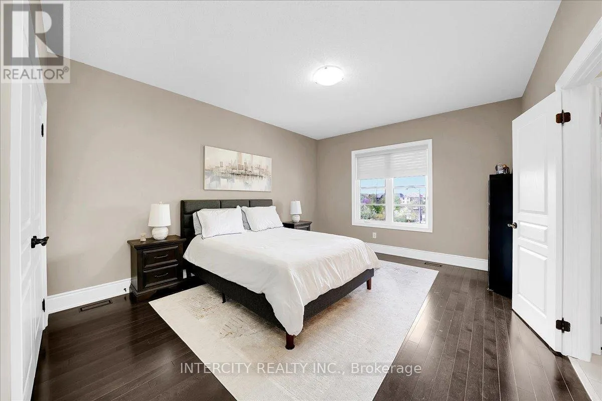 233 CARISBROOKE CIRCLE