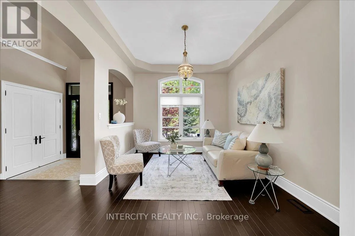 233 CARISBROOKE CIRCLE