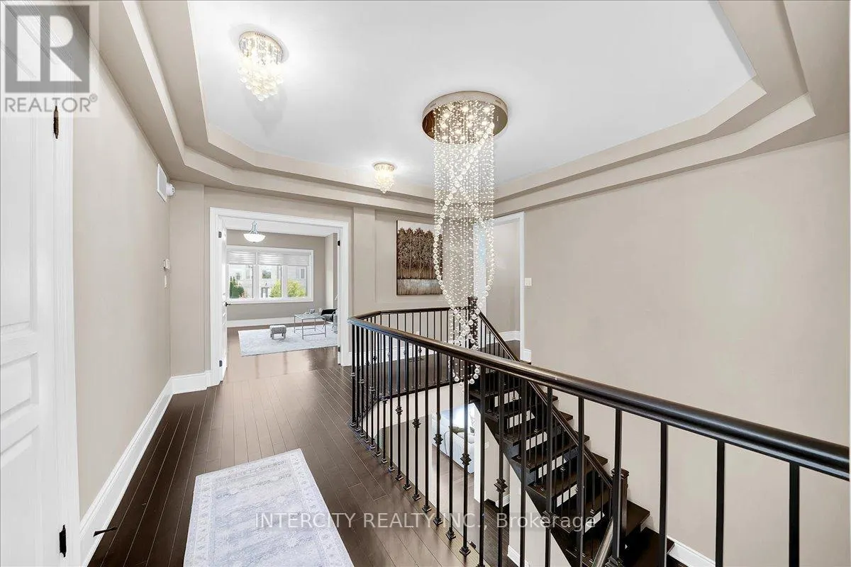 233 CARISBROOKE CIRCLE