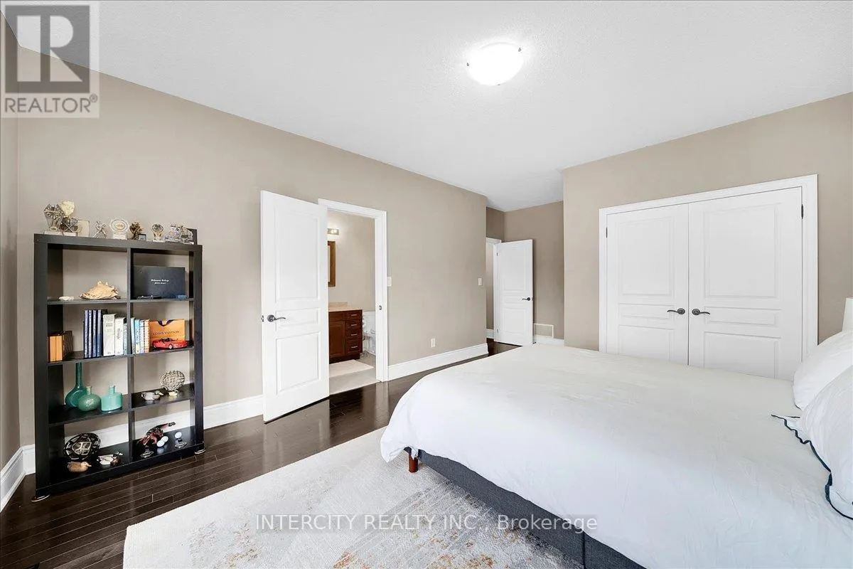 233 CARISBROOKE CIRCLE