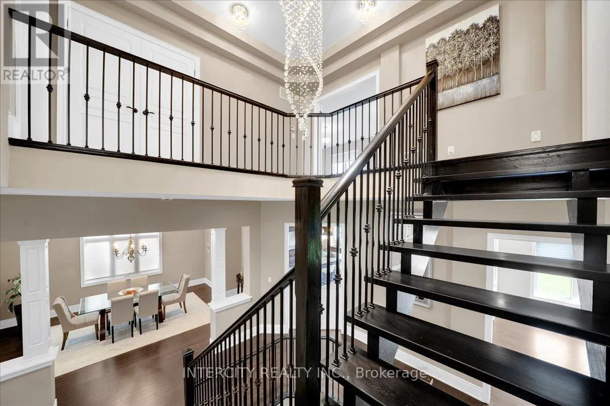 233 CARISBROOKE CIRCLE
