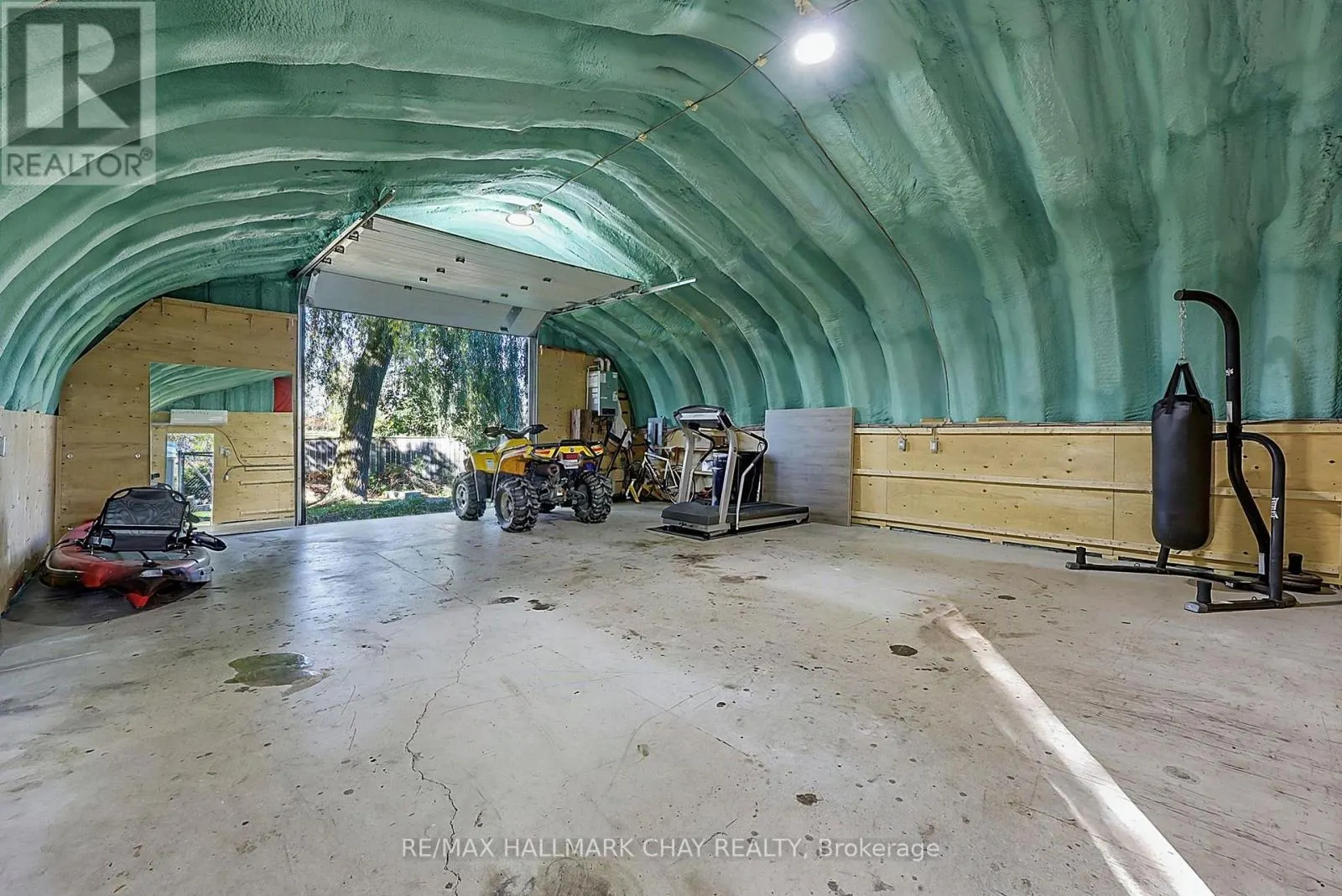 2544 TOTTENHAM ROAD