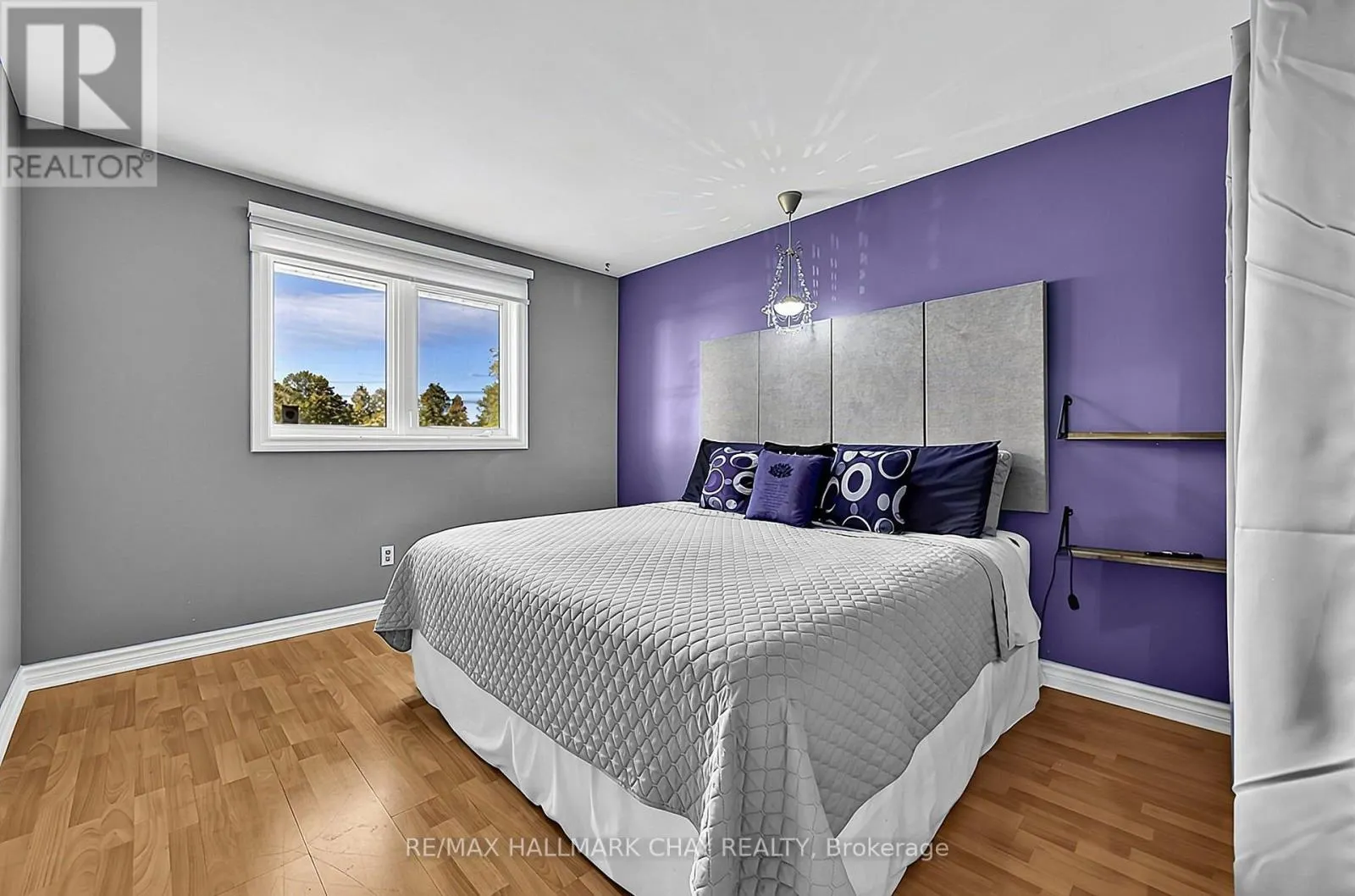 2544 TOTTENHAM ROAD