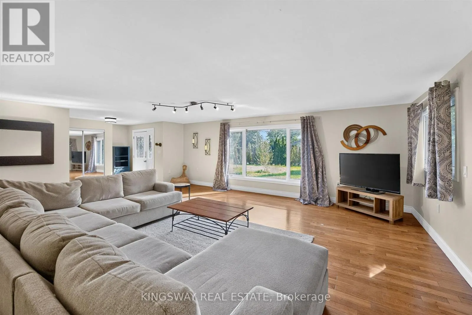 3934 LAKEVIEW ROAD