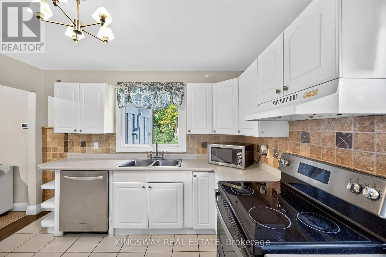 3934 LAKEVIEW ROAD