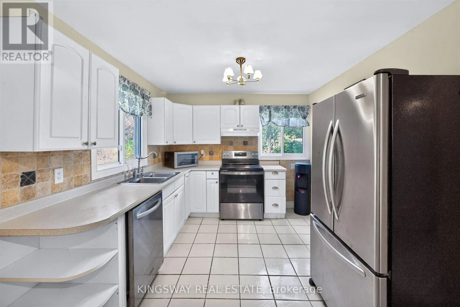3934 LAKEVIEW ROAD