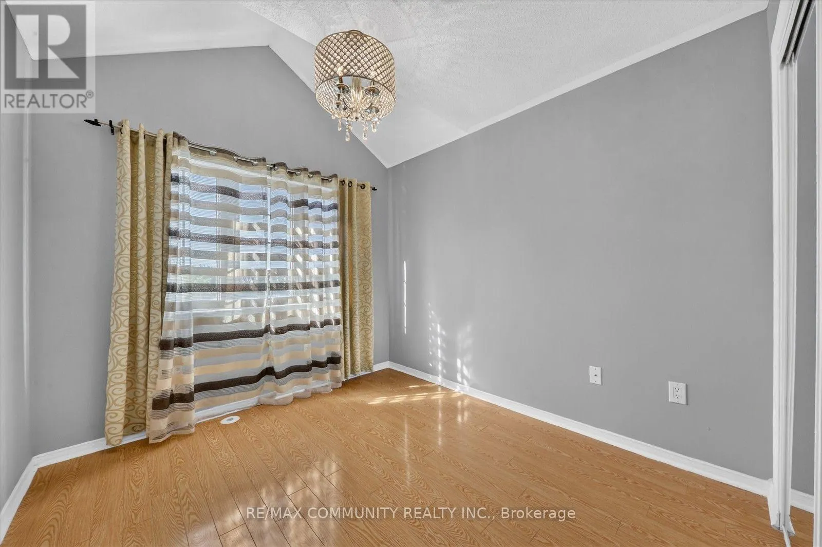 82 BURGEESS CRESCENT