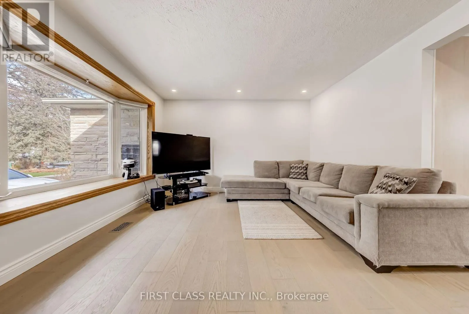 39 SEATON DRIVE