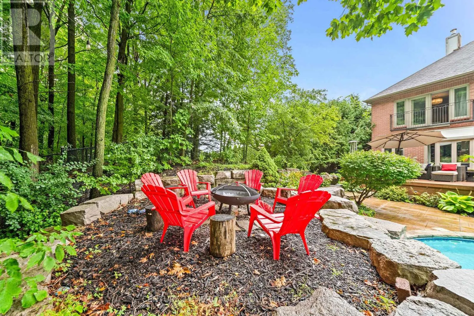 48 CARLYLE CRESCENT