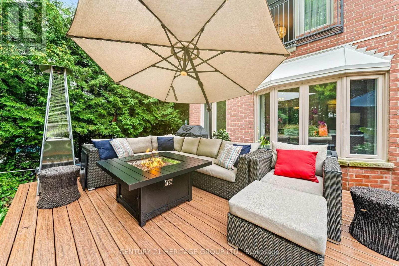 48 CARLYLE CRESCENT
