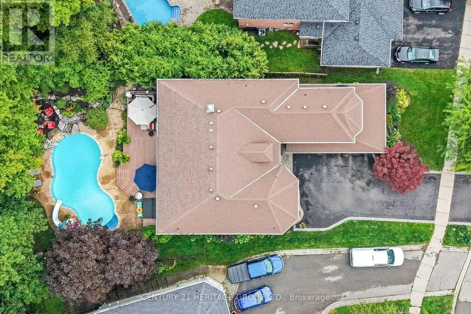 48 CARLYLE CRESCENT