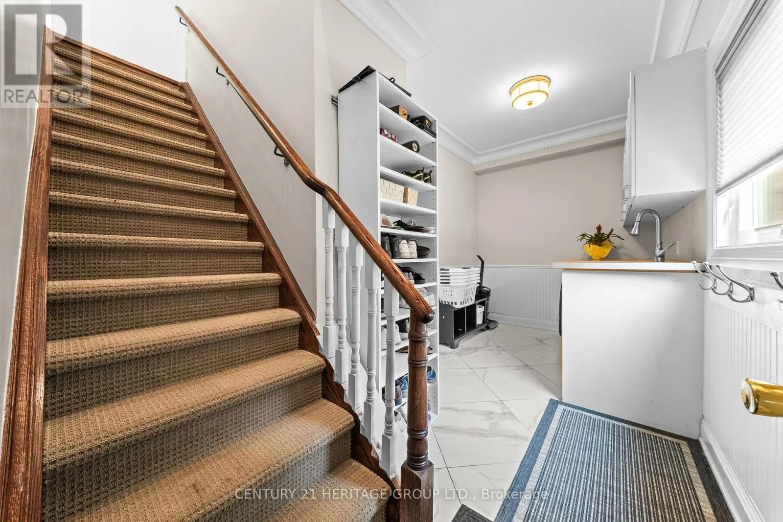 48 CARLYLE CRESCENT