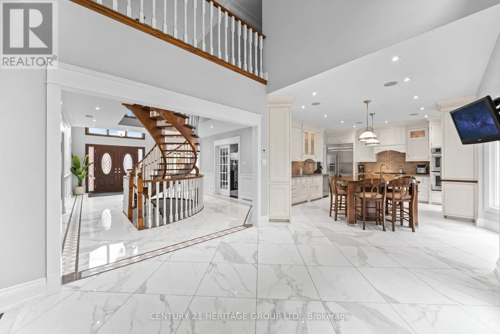48 CARLYLE CRESCENT