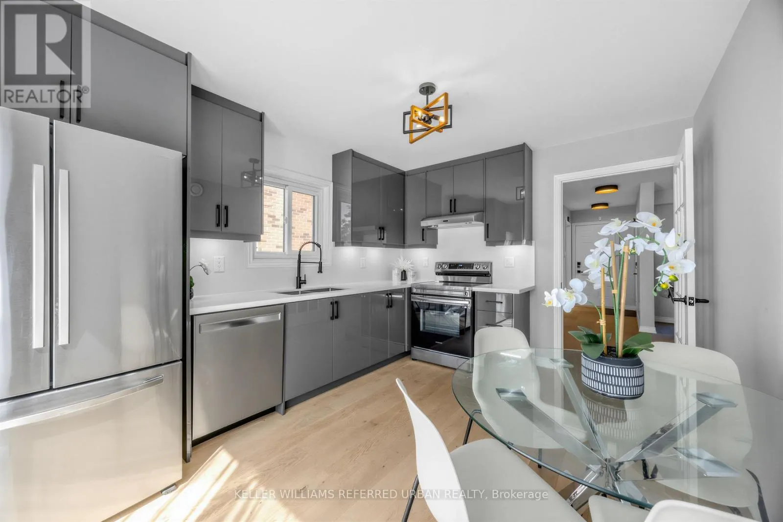 350 PICKERING CRESCENT
