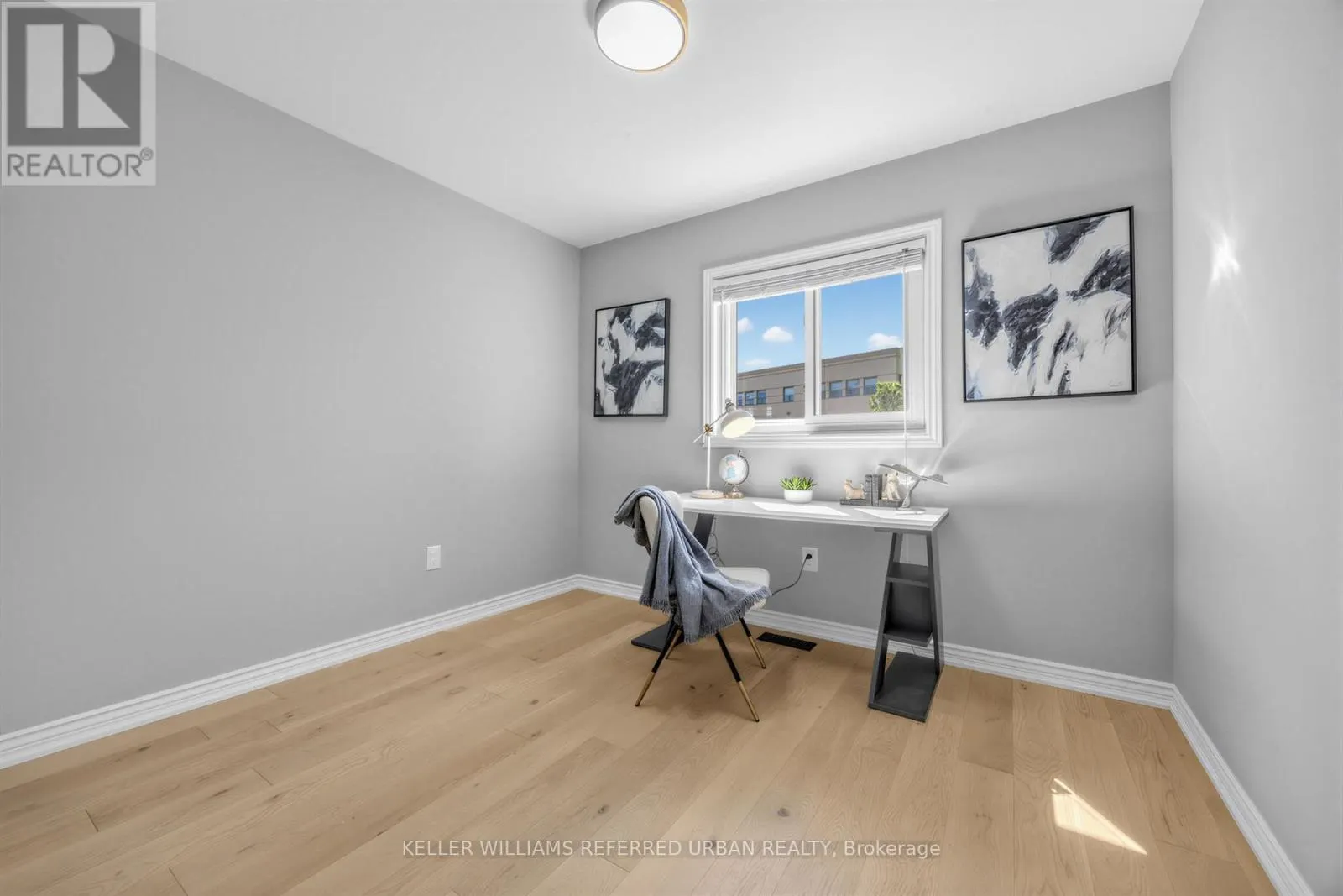 350 PICKERING CRESCENT