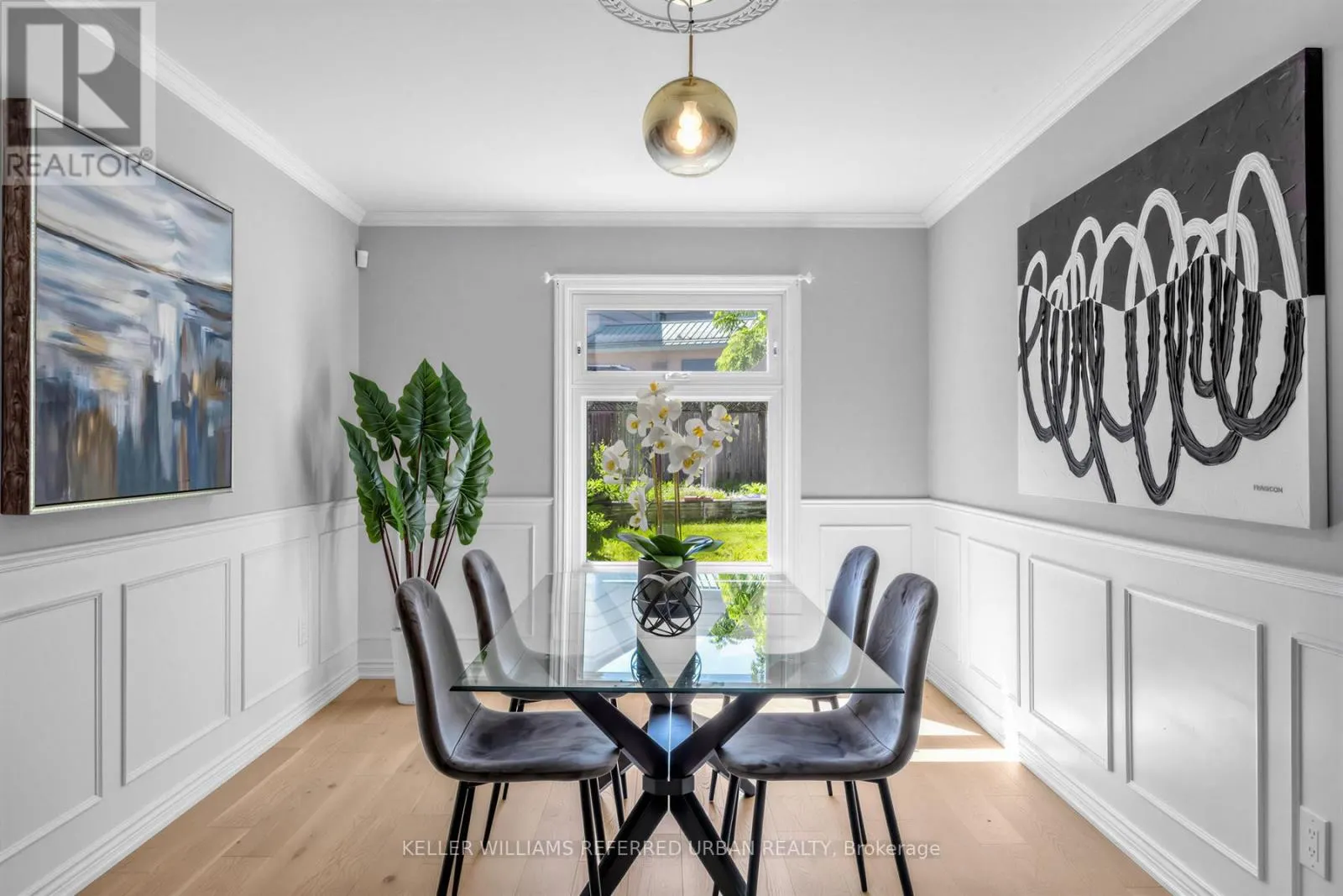 350 PICKERING CRESCENT