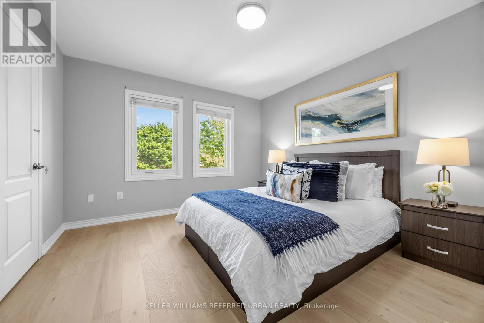 350 PICKERING CRESCENT