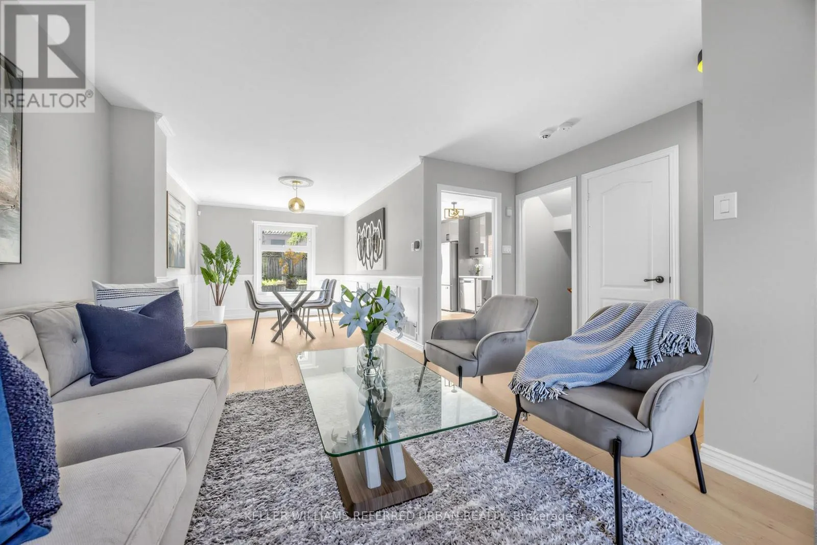 350 PICKERING CRESCENT