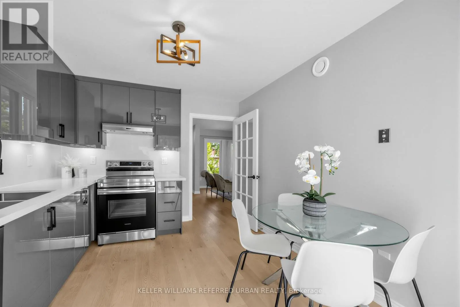 350 PICKERING CRESCENT
