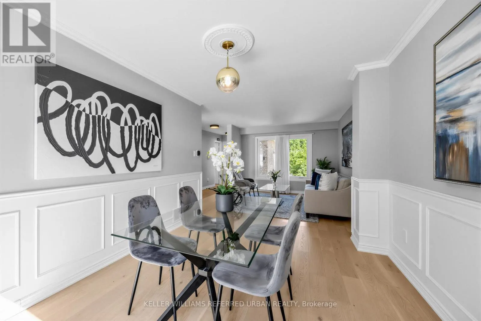 350 PICKERING CRESCENT