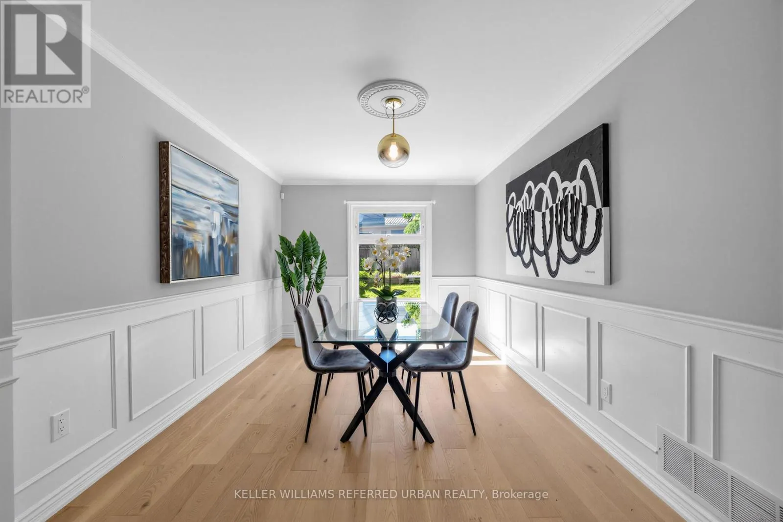 350 PICKERING CRESCENT